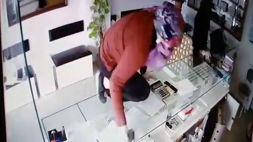 Kadın kılığında dehşet saçmışlardı, yakalandılar