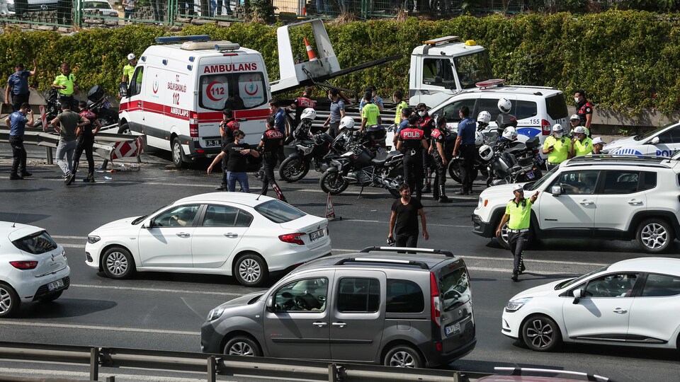 TEM'de feci kaza: Yunus polisleri ağır yaralandı!