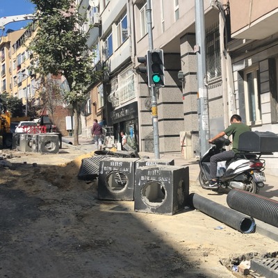 Bırakın trafiği adım atılmıyor!