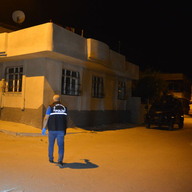 Adana'da müstakil eve ses bombalı saldırı