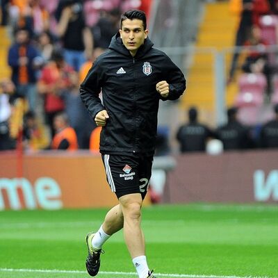 Necip Uysal'ın sözleşmesi uzatıldı