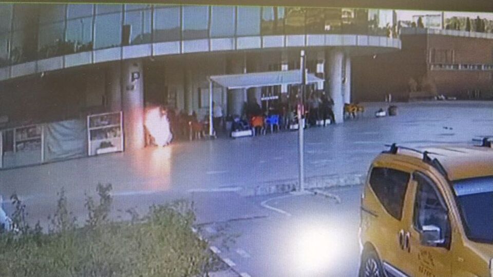 Terminalde dehşet! Alev topuna döndü