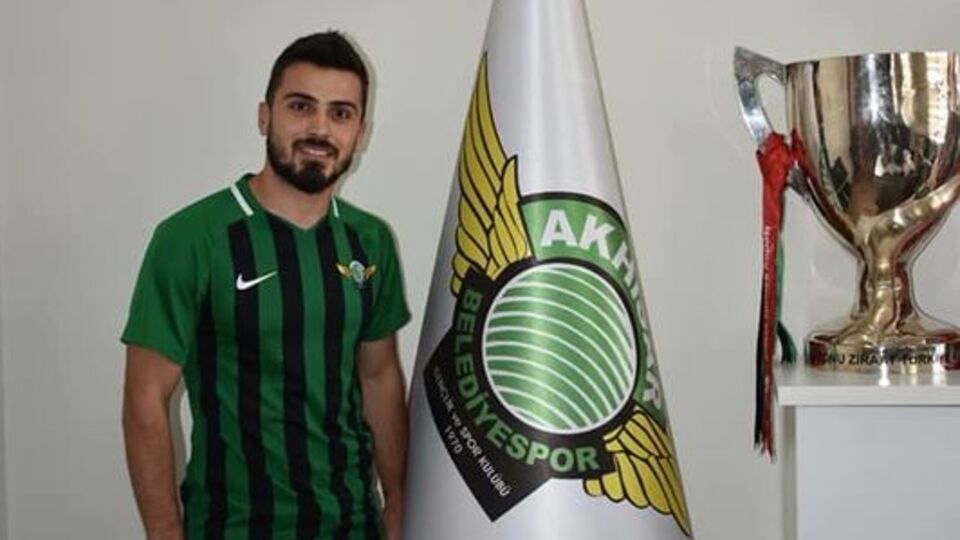 Akhisarspor'da Eray'dan imza