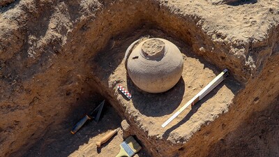 Van'daki kazılarda bulundu... Kolundaki detay dikkat çekti