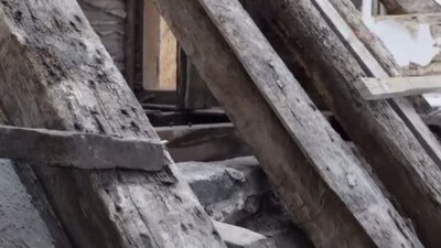 Döşeme tahtalarının altından tarih fışkırdı