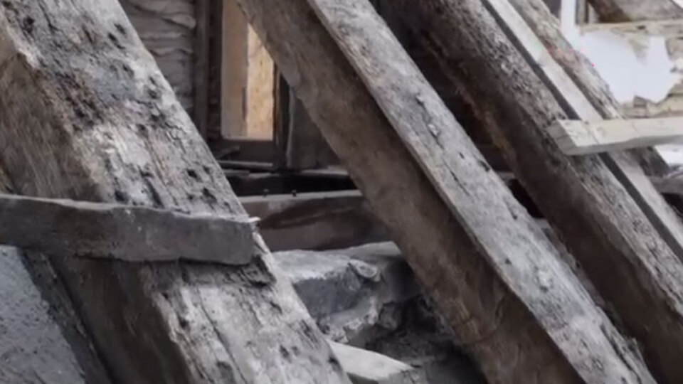 Döşeme tahtalarının altından tarih fışkırdı