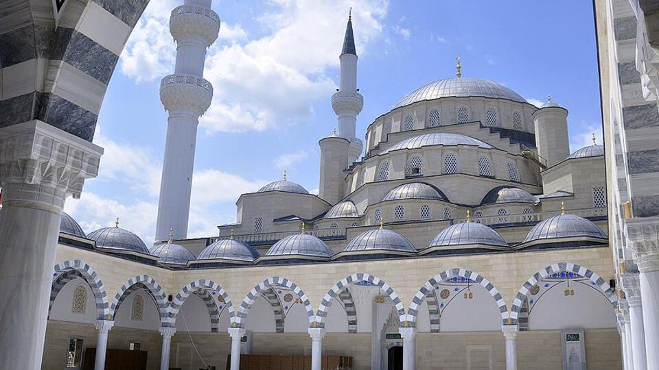 İstanbul Ankara İzmir akşam ezanı saat kaçta?