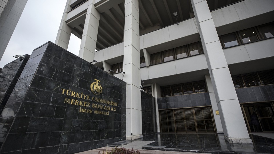Faizi sabit tuttu, zorunlu karşılığı artırdı