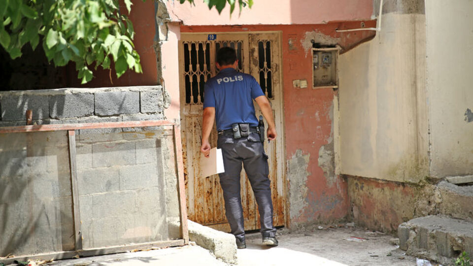 Yalnız yaşayan kişi evinde ölü bulundu