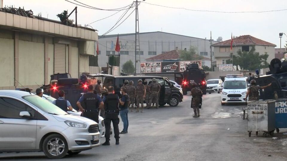 Uzun namlulu silahlarla hırsızlık ihbarı polisi alarma geçirdi