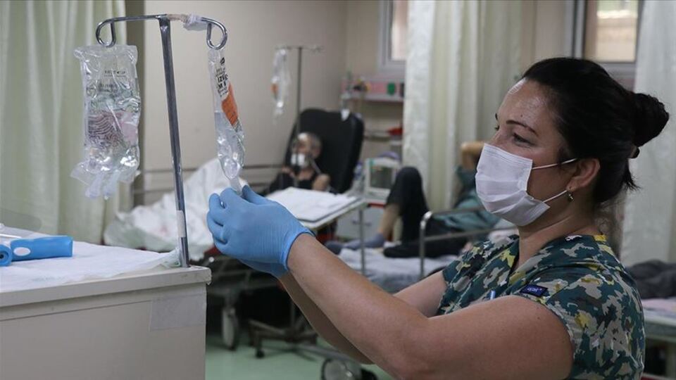 Fedakar sağlık çalışanları, vaka sayılarındaki artışı üzüntüyle izliyor