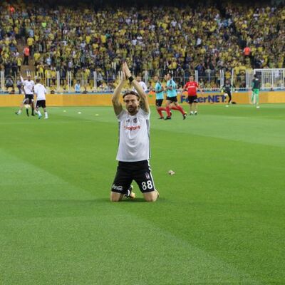 İşte o hareketin nedeni! Caner açıkladı!