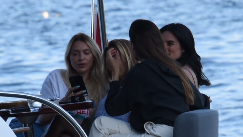 Hadise Boğaz turunda