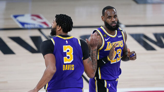 Lakers ve Bucks, öne geçti