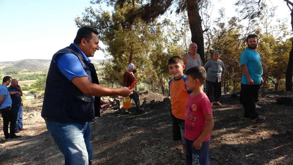 Cesur yürekli iki çocuktan alkışlık hareket