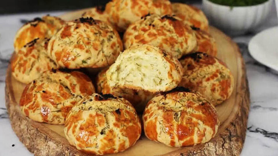 Lezzetli dereotlu peynirli poğaça için pratik tarifler