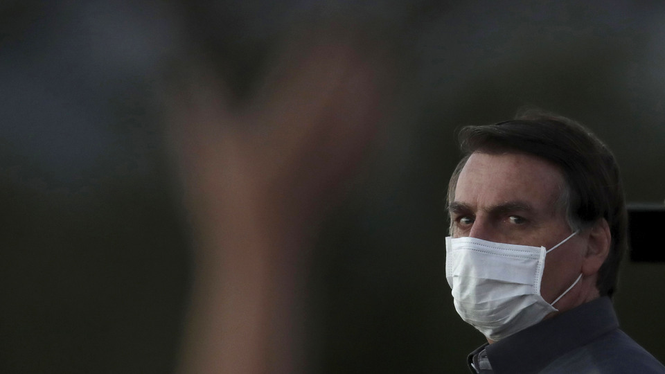 Bolsonaro muhabire sinirlendi: Yüzünü dağıtmak istiyorum!