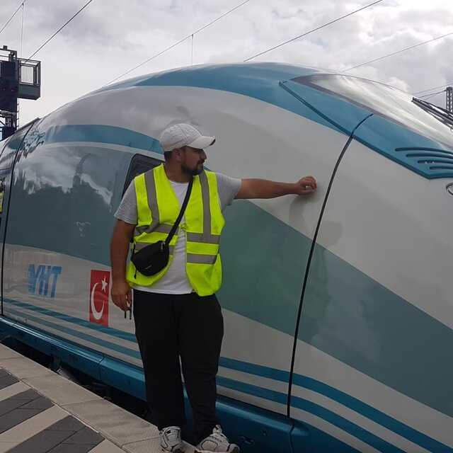 Almanya'dan alınan trenler yola çıktı