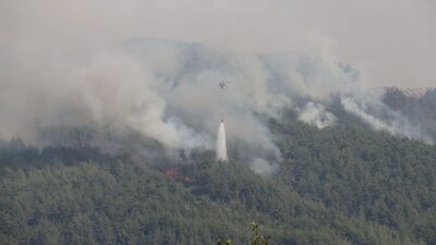 Adana'da yangın sürüyor! 200 hektar orman yok oldu!