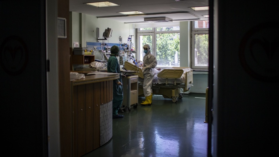 Koronavirüs salgınında yeni vaka sayısı 1502