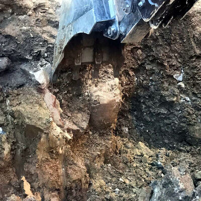 Hafriyat çalışmasında bulundu... Çalışmalar durdu