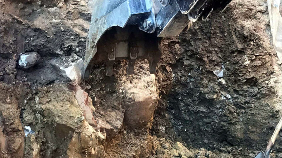 Hafriyat çalışmasında bulundu... Çalışmalar durdu