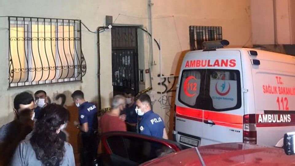 Birlikte yaşadığı kadını öldüren kişi yaşamına son verdi