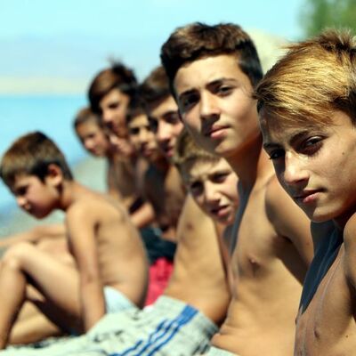 Burada suya girenin saçı sararıyor