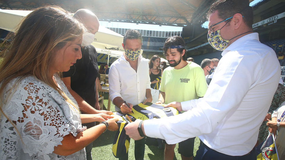 Ali Koç taraftarlarla bir araya geldi