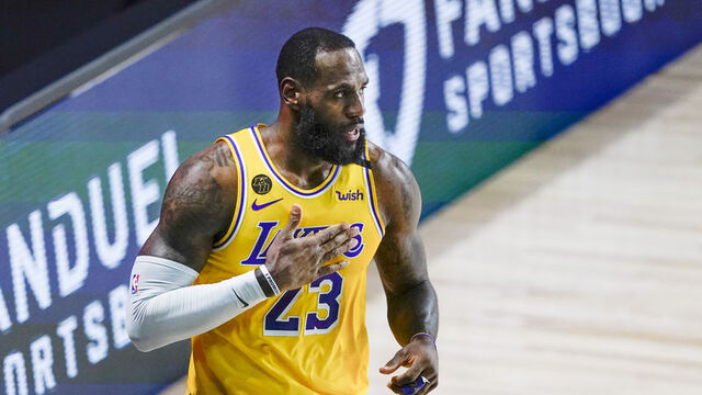 Lakers ve Bucks yarı finalde