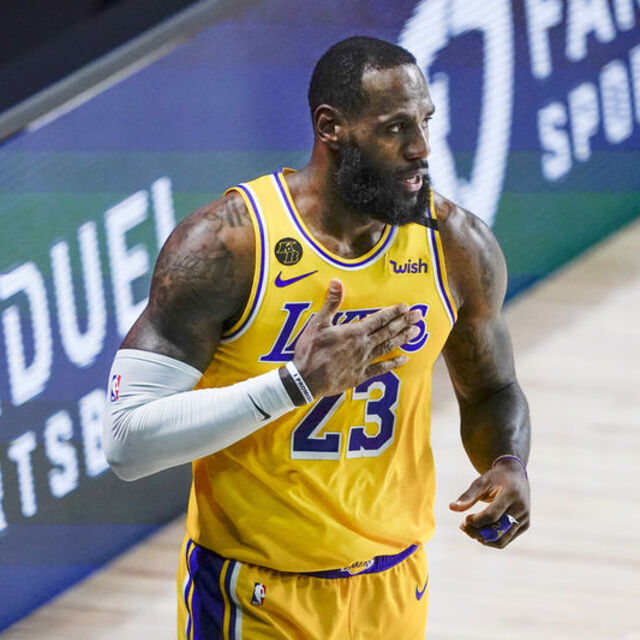 Lakers ve Bucks yarı finalde