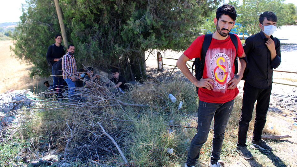 'Yunan güçleri bizi darbedip geri gönderdi'