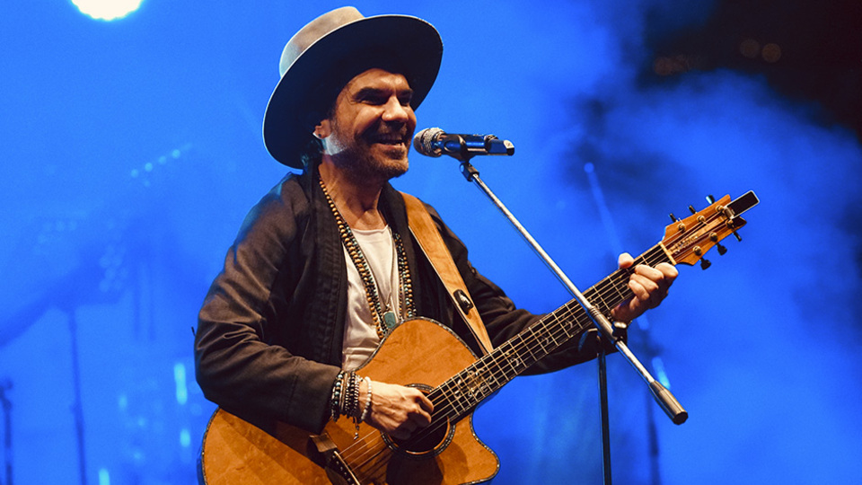 Kenan Doğulu'dan Bodrum'da müzik şöleni