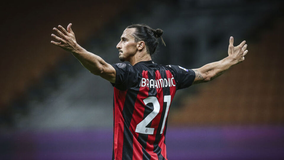 Zlatan, Milan'da kaldı!