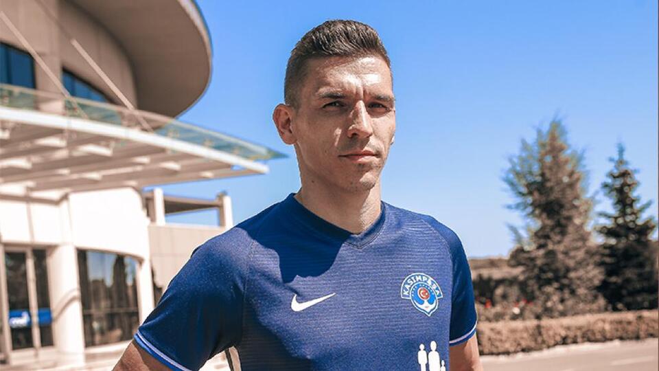 Kasımpaşa yeni sezon formalarını tanıttı