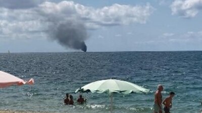 İtalya açıklarında göçmen botu alev aldı