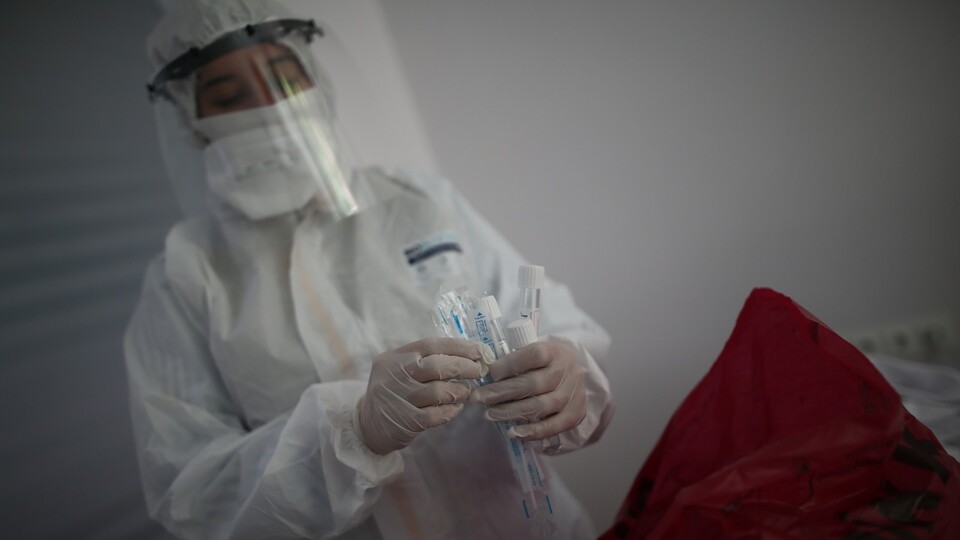 Koronavirüs salgınında yeni vaka sayısı 1482