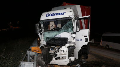 Adana'da iki TIR çarpıştı: 1 ölü