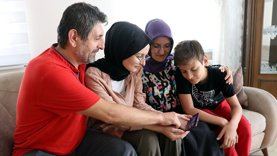 YKS sonucunu öğrenen baba ve kızın sevinci sosyal medyayı sallamıştı!