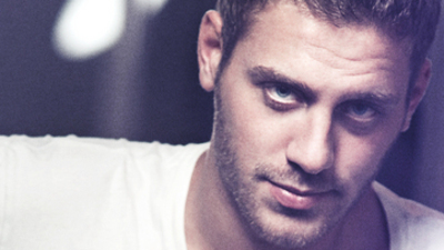 Ali Yörenç kimdir?