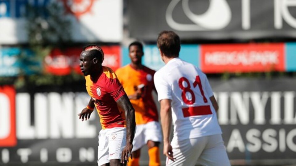 Galatasaray, Ümraniyespor'u 2-0'la geçti