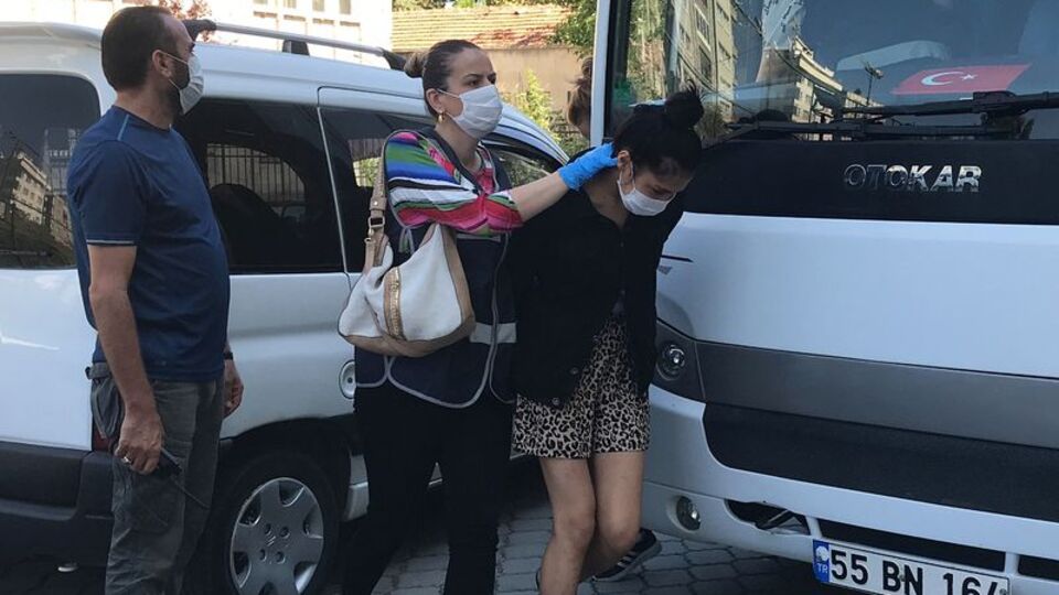 Kadınların bıçaklı kavgası: 2 yaralı!