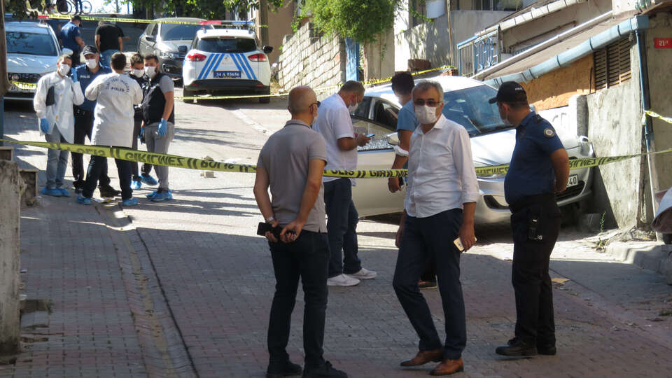 Kızını yaralayan damadını öldürdü!