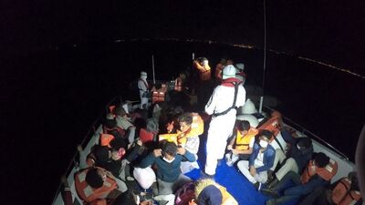 İzmir'de 40 kaçak göçmen kurtarıldı