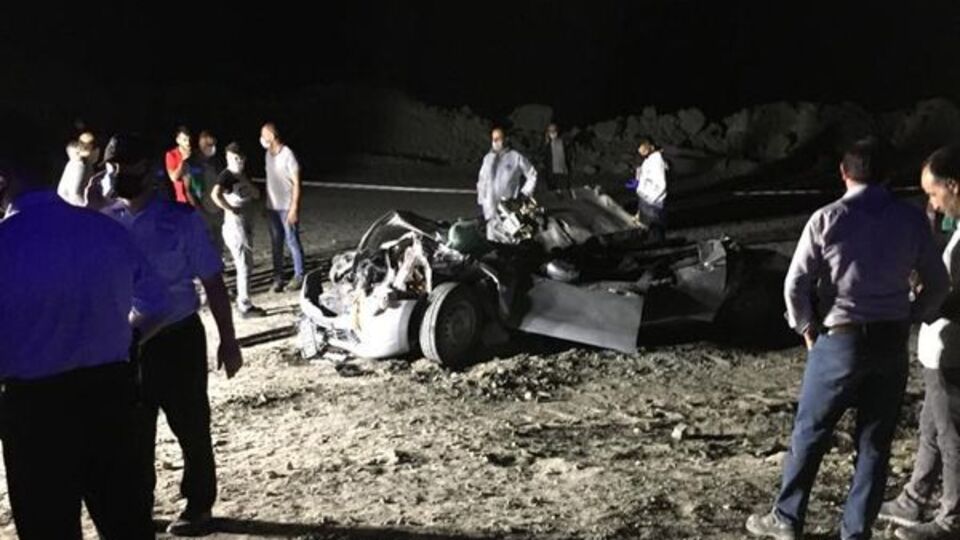 Bursa'da feci ölüm! Kamyon pikabı ezdi