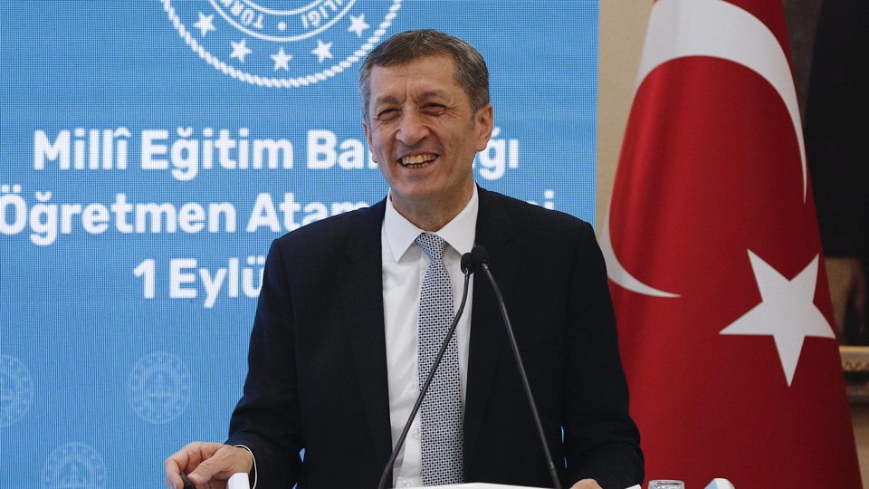 Bakan Selçuk: Uzaktan eğitimle okuldayız formalı ya da formasız
