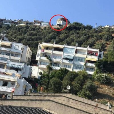 Aksiyon filmi gibi! Uçurumda askıda kaldı!