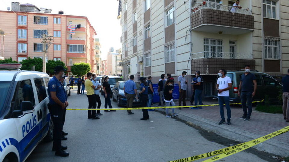 5. kattan düşen kadın hayatını kaybetti