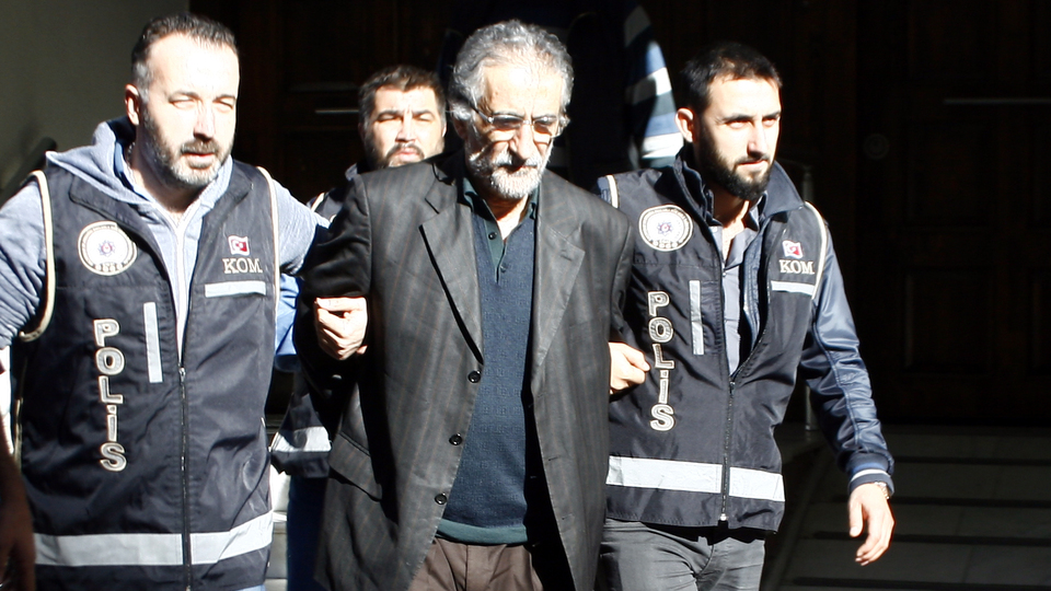 FETÖ elebaşı Gülen'in kardeşinin cezası onandı