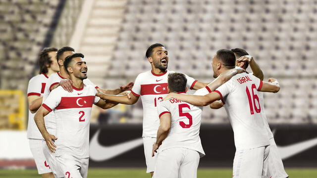 Milliler perdeyi açıyor!